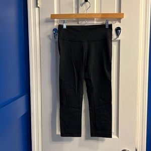Lululemon - Wunder Under capri/ mid-length leggings